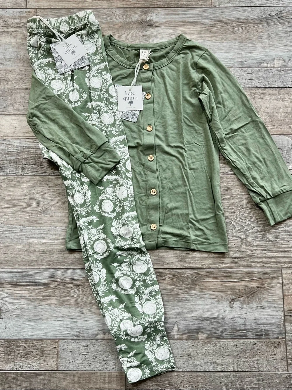 NWT Kate Quinn Bamboo World Peace Outfit Size 6